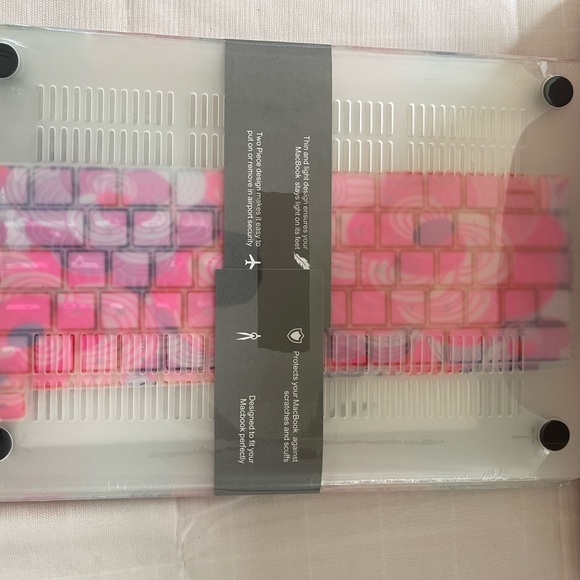 MacBook Pro 13 Cover with Touch Bar Plastic Hard Shell Mouse Pad Bundle - Picture 5 of 9